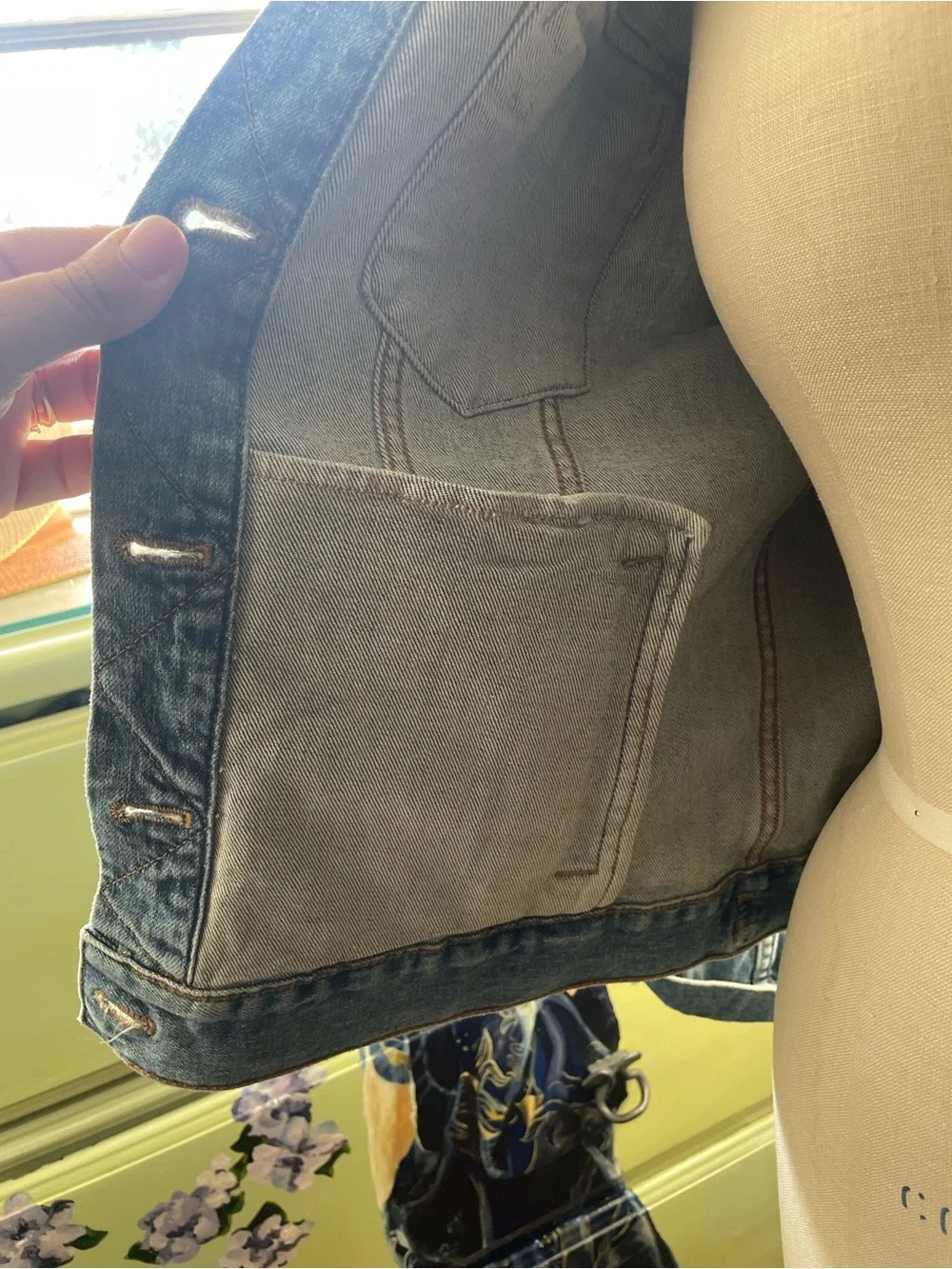 Madewell Vintage-Style Denim Jacket in Washed Blue size large